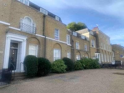 Large Apartment - 20 mins to the City
