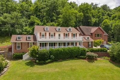 NEW Outdoor Oasis Pool, Hot Tub, Firepl, 6 bedr