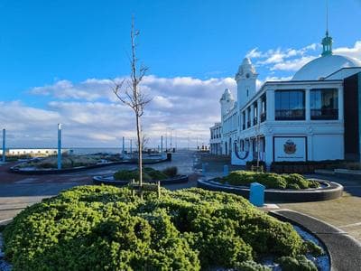 Rockcliffe Retreat, Stylish Coastal Apartment