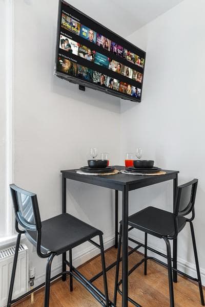 Stylish Brixton Studio, Best for Couples, Fast Wifi
