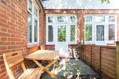 Garden Flat in central location