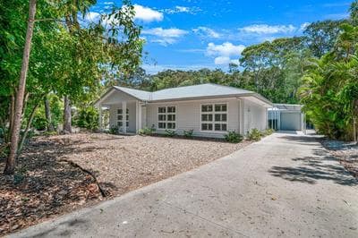 11 Esprit Drive - Rainbow Shores. Swimming Pool - Wifi - Walk to beach