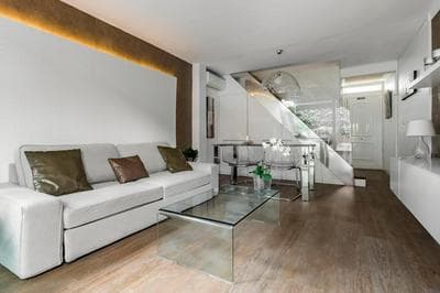 Casa Única con Patio Privado - Metro a 3 minutos