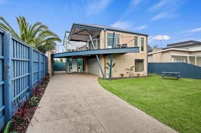 Bliss on the Bay - Upstairs and Games Room