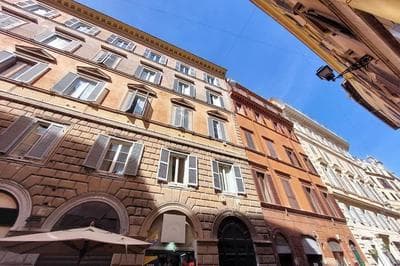 Pantheon Apartment with private terrace