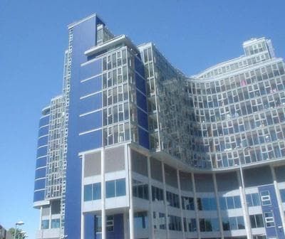 Large One Bed Riverside Apartment in Battersea