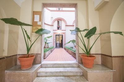 Vatican Apartment - Sister's Place