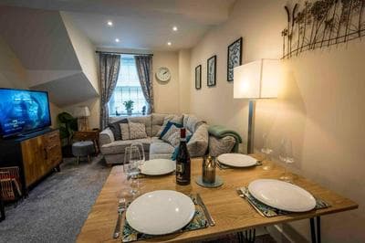 Cosy Cottage in Central Kendal with Parking!