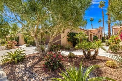 Beautiful Condo with Mountain & Sunset Views!
