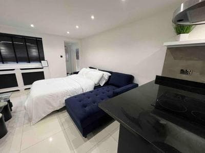 Stylish Maida Vale modern apt