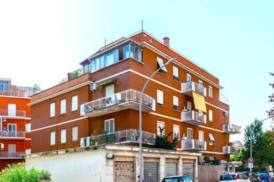 Hostly - Family Home Stresa
