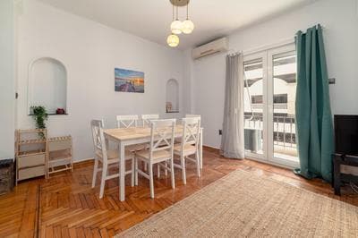 Spacious 2bd apartment next to Athens Archeological museum
