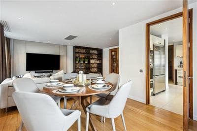 Cork Street Luxury Top Floor Flat Mayfair
