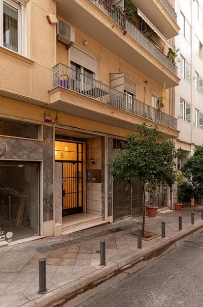 Urban Retreat in the Heart of Athens