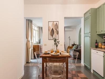 The Best Rent - Large apartment a few steps from the Trevi Fountain