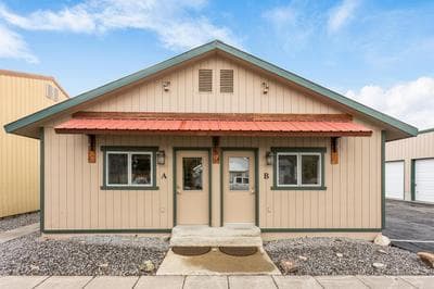 The Yellowstone Hideaway Unit A Cozy 1-Bedroom Yellowstone Hideaway, 1 Minute from Yellowstone Park!