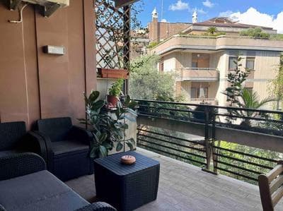 Moderno bilocale con terrazzo