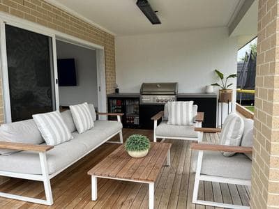 Coastal Hamptons Torquay Getaway
