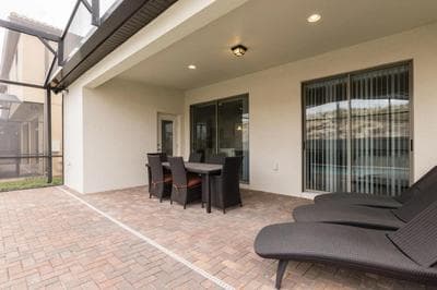 Elegant 5 Bedroom Pool Home
