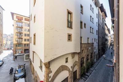Wonderful Ponte Vecchio at a breath. PLUS