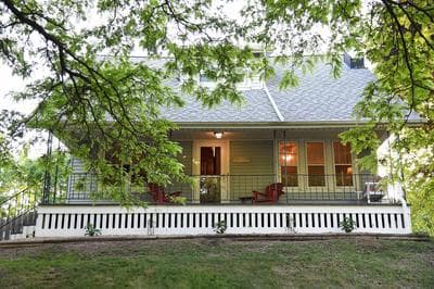 Cozy Home Near all Milwaukee Attractions