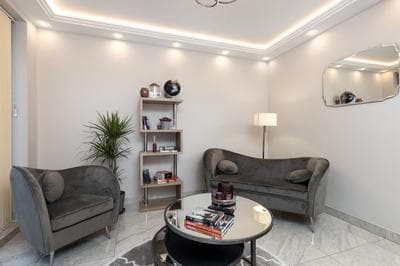 Luxurious 2 King-size bed flat with Patio
