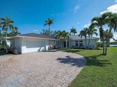 Secluded Bayfront Haven