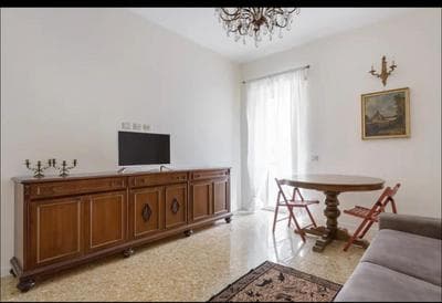 YCH-Cozy Flat at the Vatican
