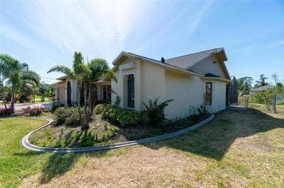 Seabreeze 3-Bedroom Pool Villa close to the beach!!!