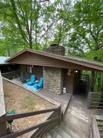 5min to NOC, 10min to Bryson City, horseback riding, train, hiking, fishing, rafting nearby!