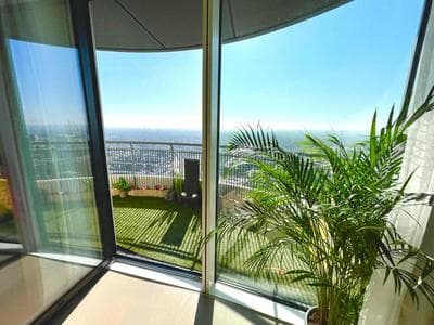 Stylish 1-Bedroom Apt with Stunning London Views