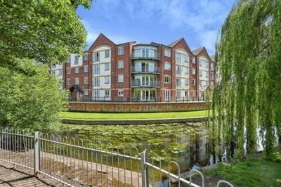 Stafford 2 Bedroom Apartment in Prime Location with Secure Parking