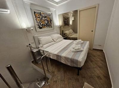 Cozy Roman Nest
