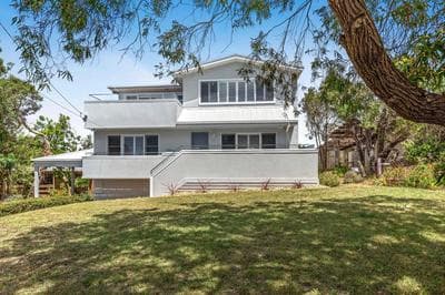 Seaside Haven – Short 250 Metre Walk To The Beach