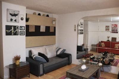 Comfortable 2-Bed House in London Zone 2