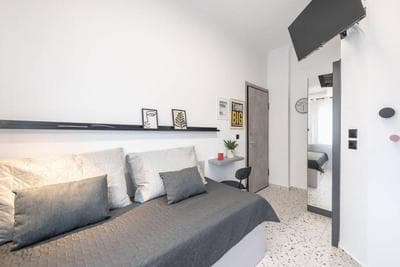 Tiny Apartment(12sqm) in Ilion close to Petroupoli
