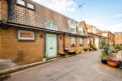 Modern 2-Bedroom Mews Home with Ultra Fast WiFi near Paddington Station and Hyde Park - Sleeps 5 - Perfect for Vacation Stays