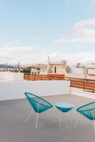 Amazing rooftop studio with large private balcony