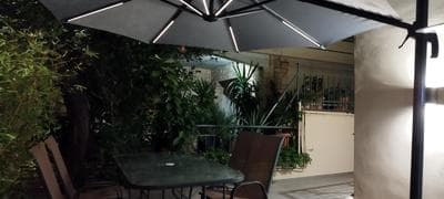 Μία γκαρσονιέρα με γούστο για επισκέπτες με άποψη
