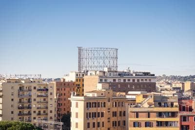 Piramide view by Rental in Rome