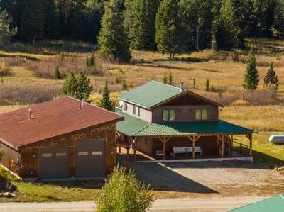 Bunk House Big House 2BR Mountain Views 7 min to Yellowstone