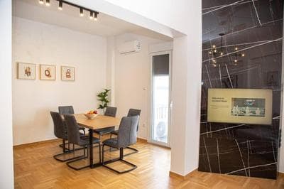 Spacious apartment in Pagkrati