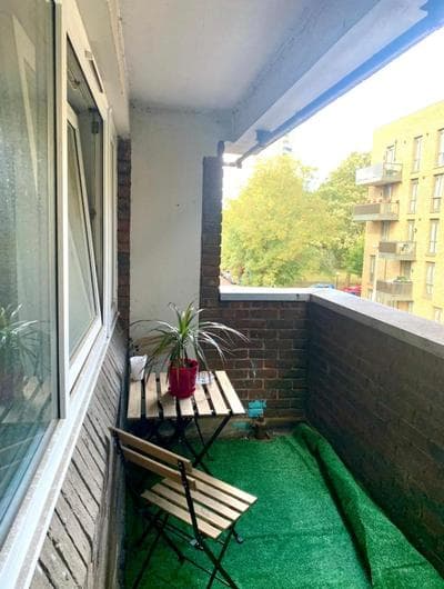 Mile End Rooms R2