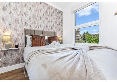Energizing Getaway: Newly Renovated 2 BR Flat