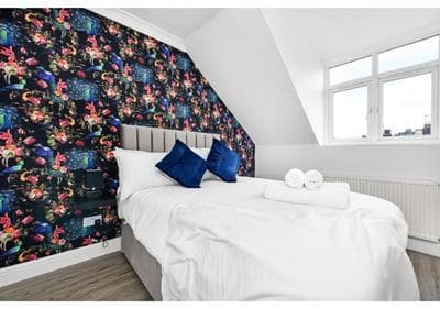 Awesome Loft Flat - Seconds to London’s Best Park!
