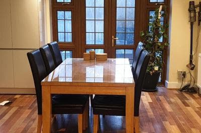 Luxury London House Sleeps x 16, Free Parking, Free Wifi, Garden Patio, Close to tube line easy access to Central London