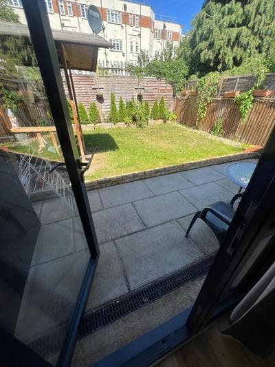 N8, Modern 2 bedroom Apartment