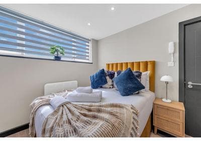 Get Your Zen On: Relaxing Studio in Central