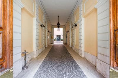 Luxury Via Veneto Apartment Walk to Spanish Steps