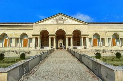 [In Centro] - Apt. Elegante nel cuore di Mantova